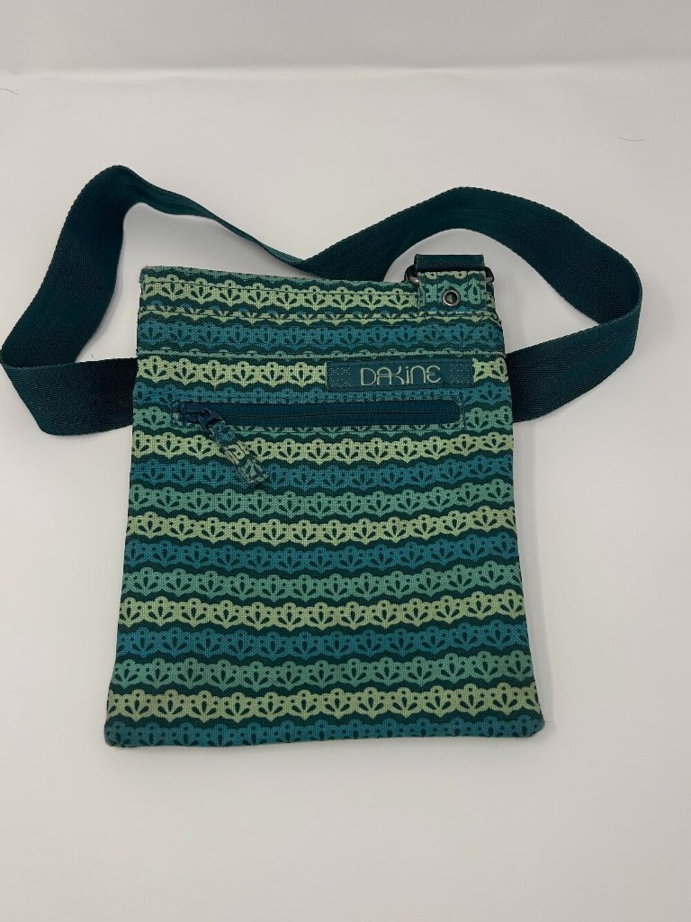 Dakine Crossbody Travel Bag Teal Boho Festival Passport Purse Adjustable Strap